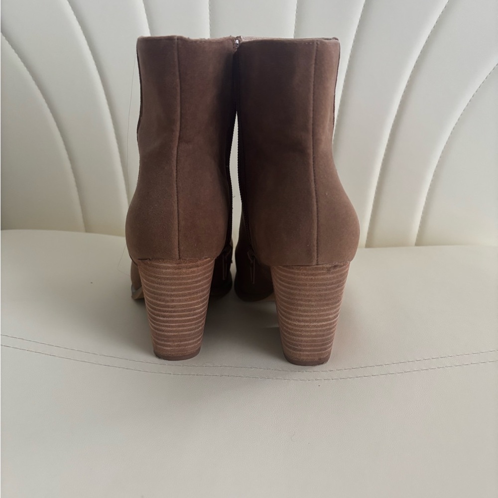 Elegant Brown Suede Ankle Booties - Picture 3 of 7